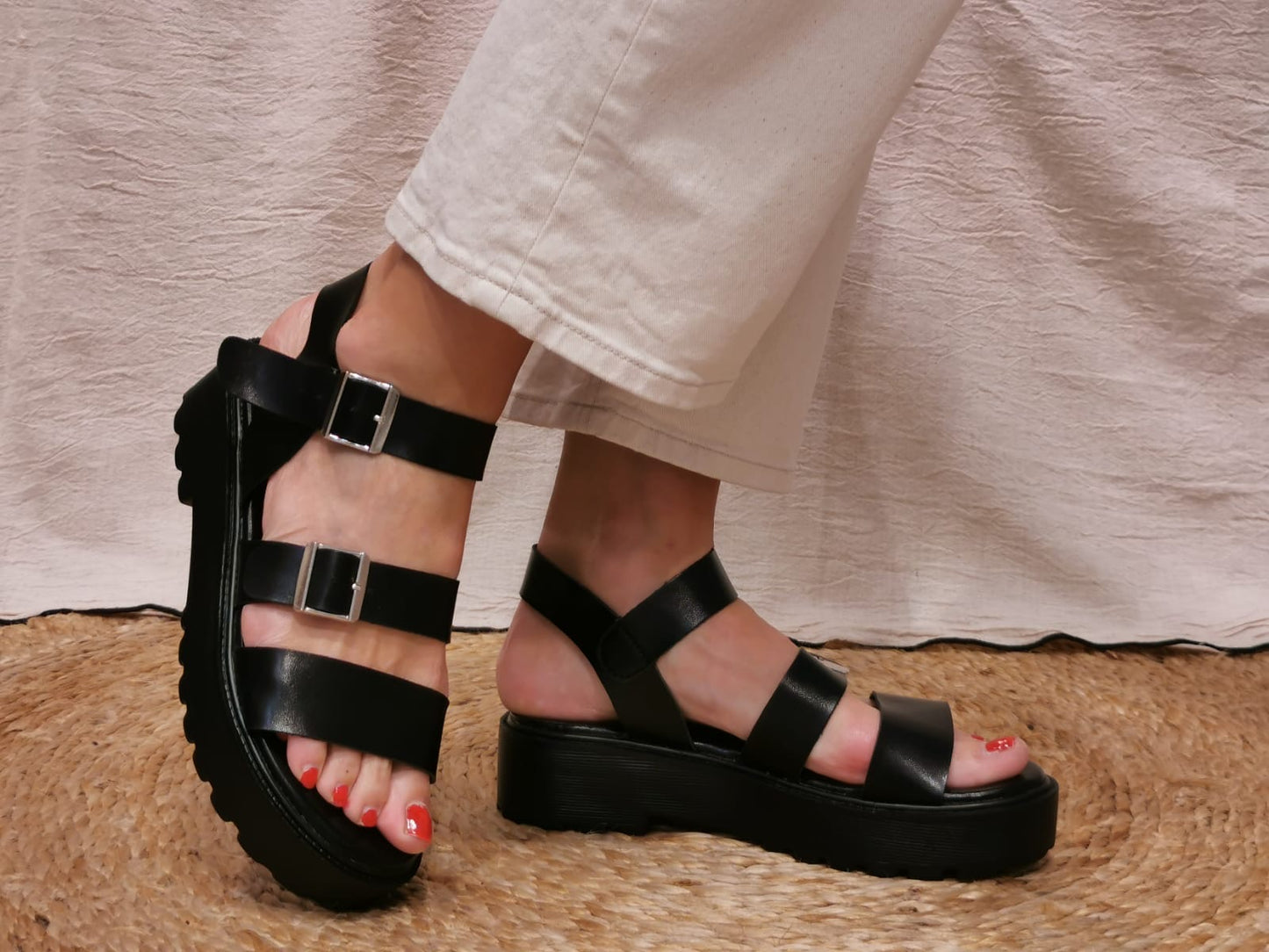 Sandales noires brides