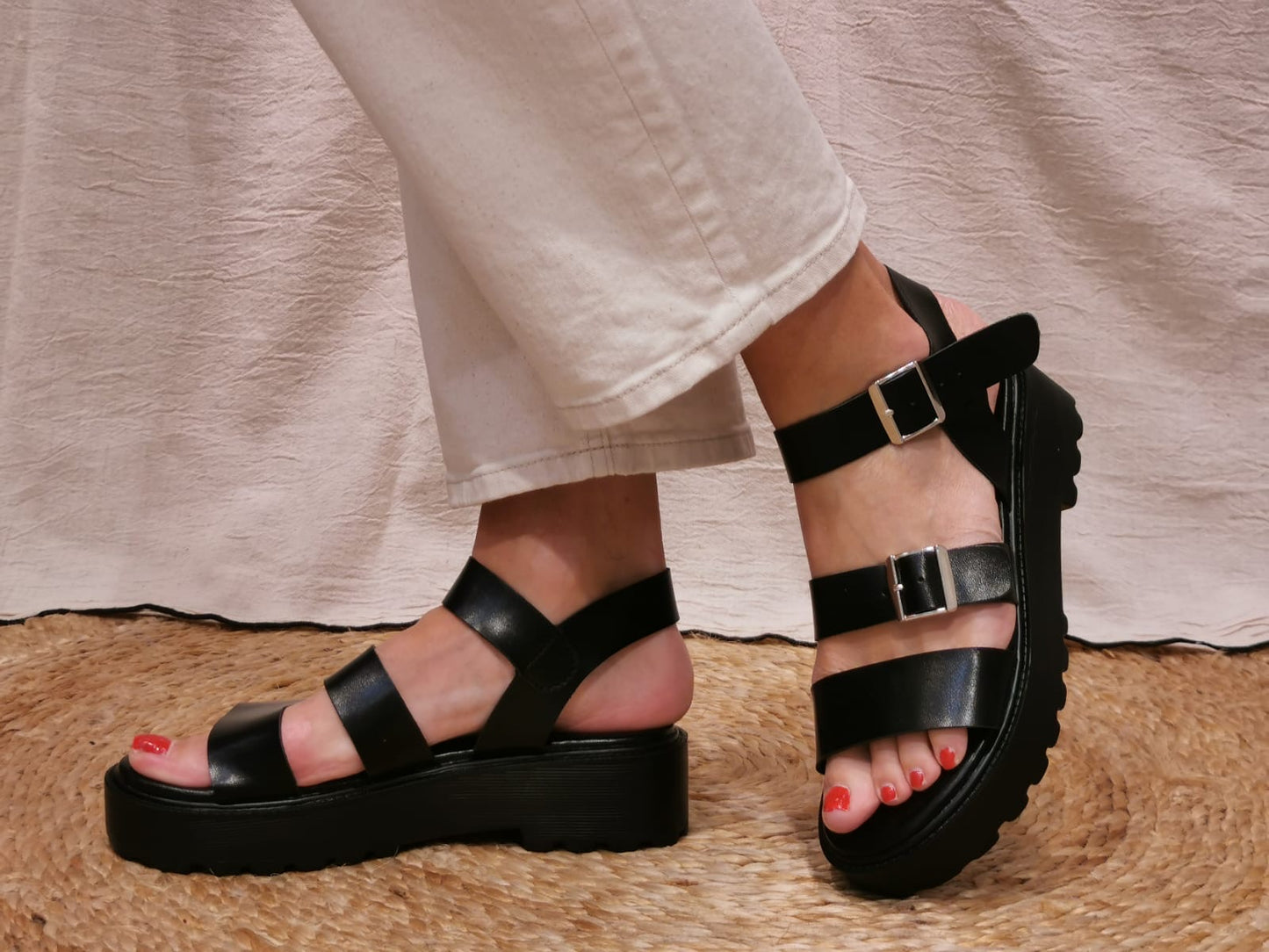 Sandales noires brides