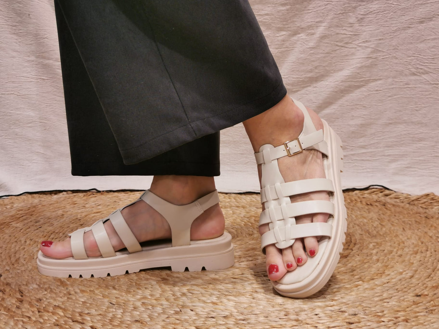 sandales-spartiates-beige-gladiator