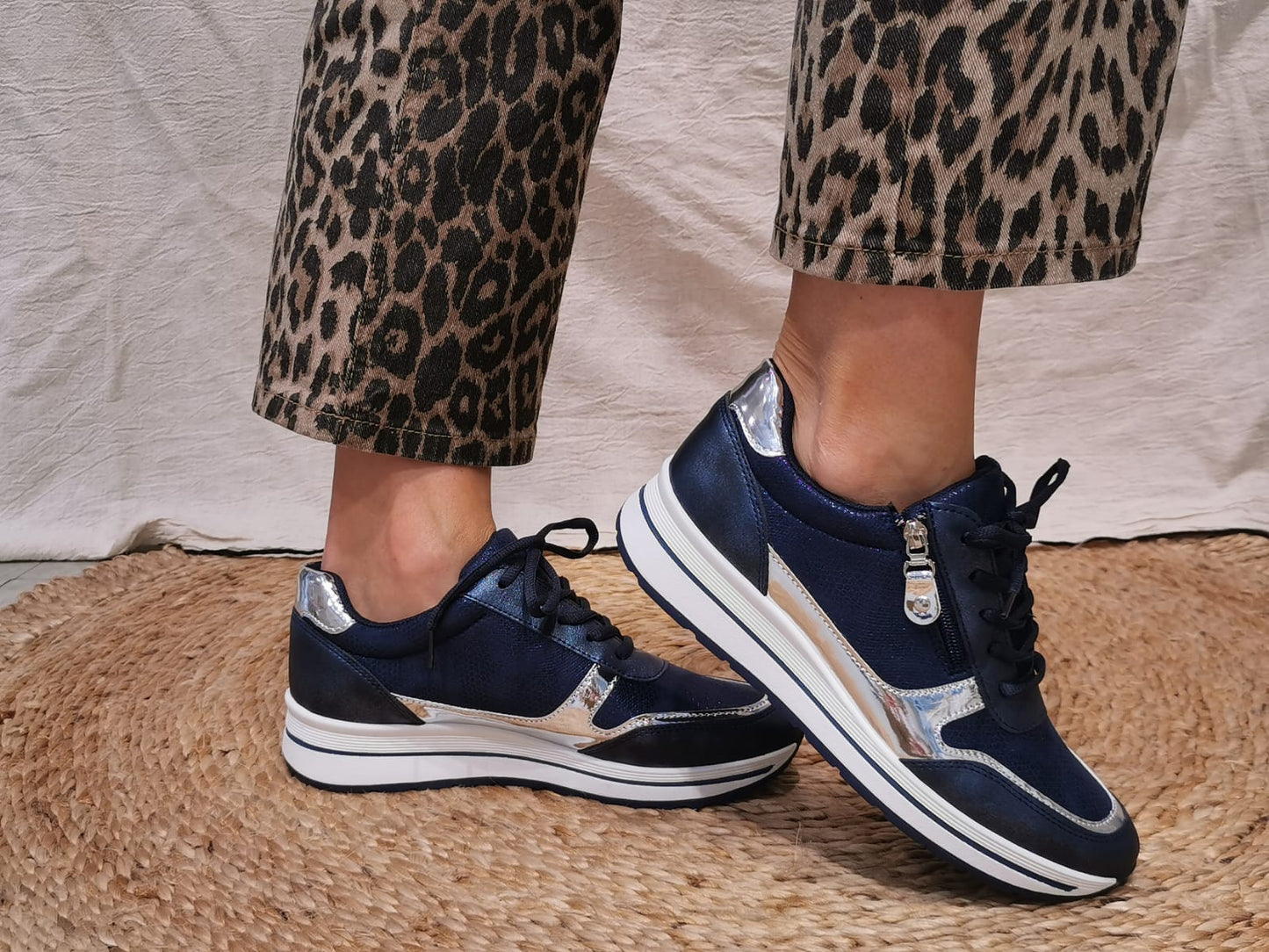 Basket Bleu irisé
