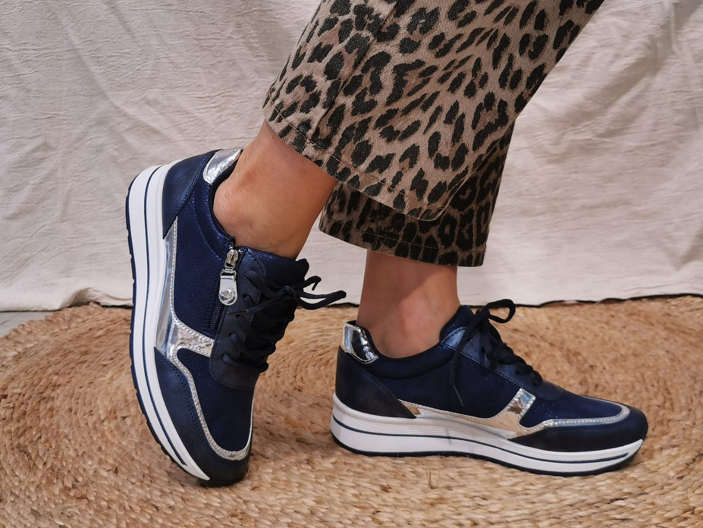 Basket Bleu irisé